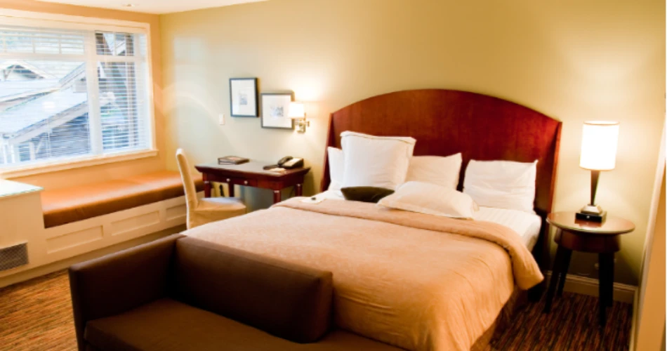 Top Hotels Near Arrowhead Stadium in Kansas City Offering Shuttle Service
