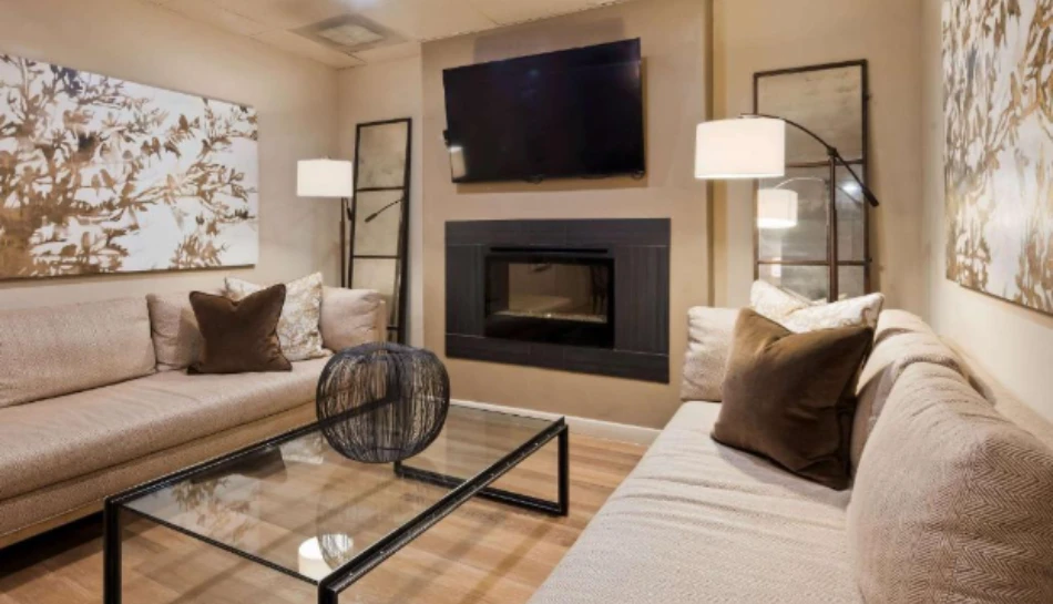 Top Hotels Near Arrowhead Stadium in Kansas City Offering Shuttle Service
