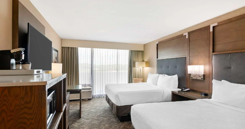 Hotels Within Walking Distance to Arrowhead Stadium, Kansas City
