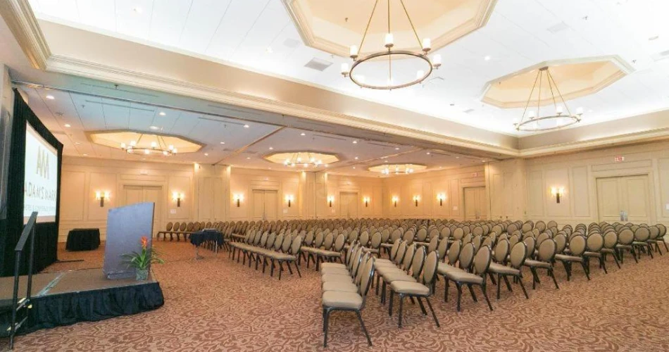 Hotels Within Walking Distance to Arrowhead Stadium, Kansas City
